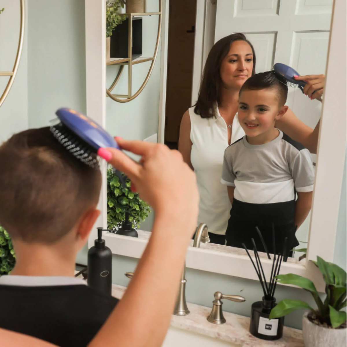 The Ultimate 2-in-1 Styling Brush & Hair Mister