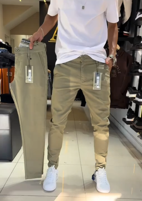 Men's slim-fit leisure trousers in plain colour
